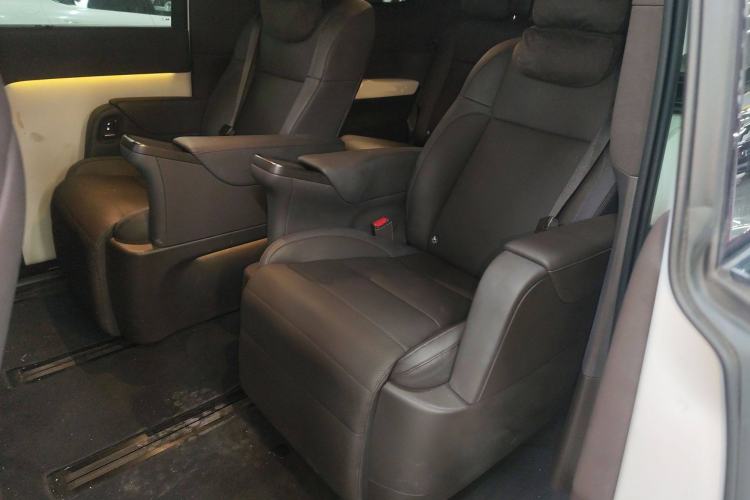 Used Li Auto MEGA 2024 Ultra Model Interior 4