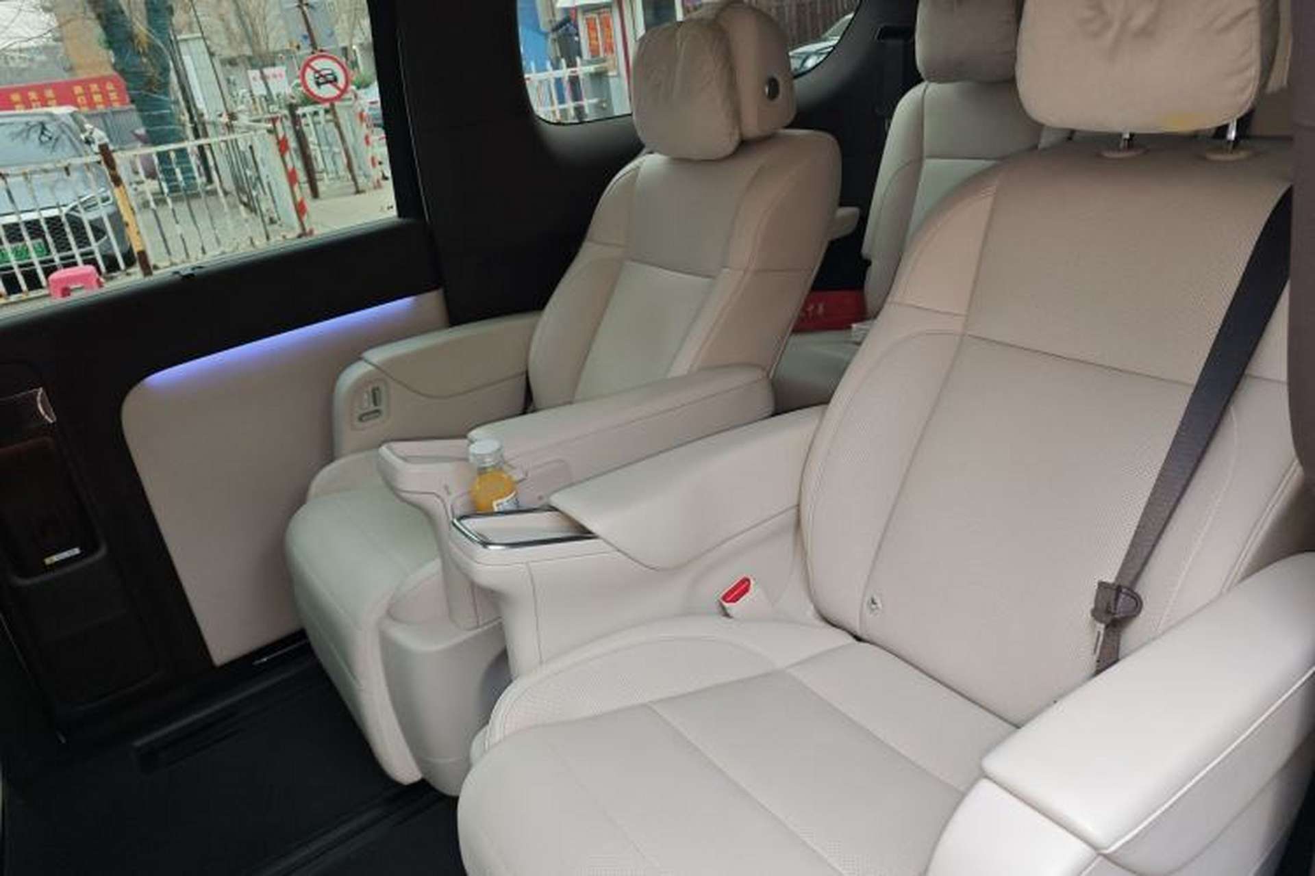 Used Li Auto MEGA 2024 Ultra Model Interior 4