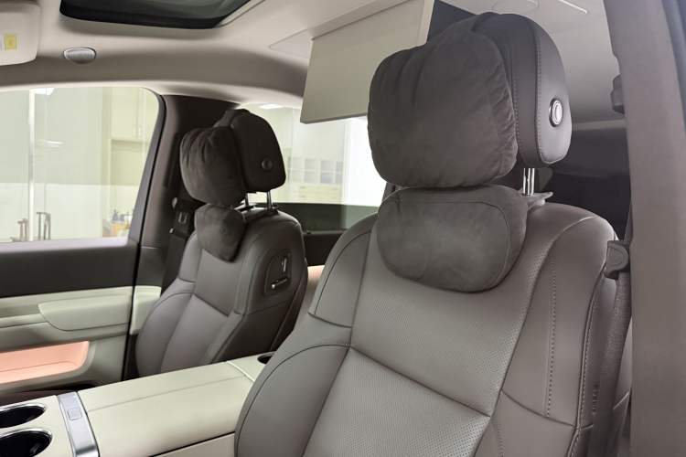 Used Li Auto MEGA 2024 Ultra Model Interior 7