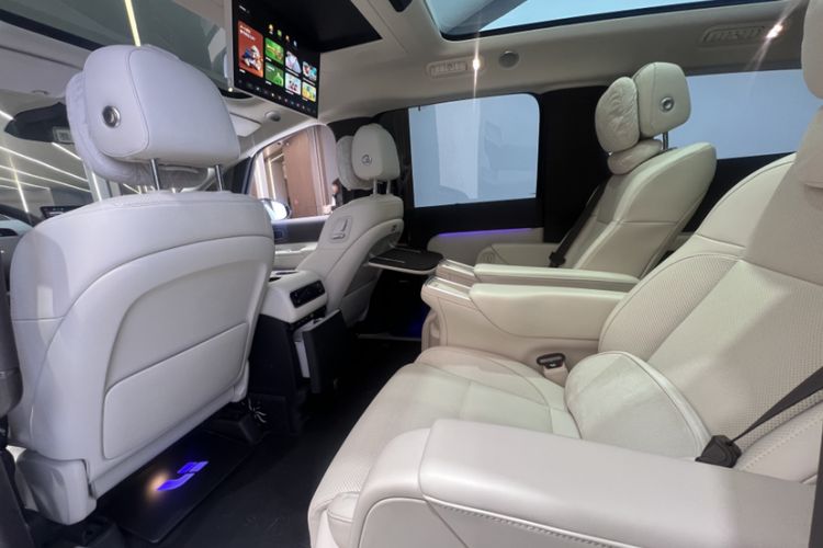 Used Li Auto MEGA 2024 Ultra Model Interior 7