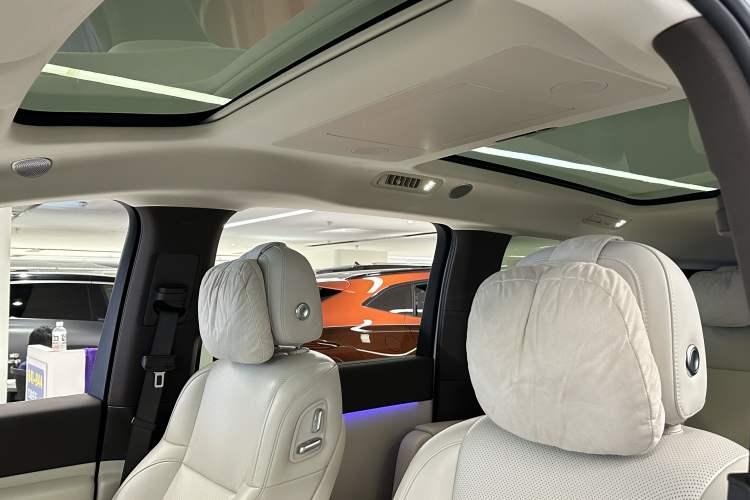 Used Li Auto MEGA 2024 Ultra Model Interior 7