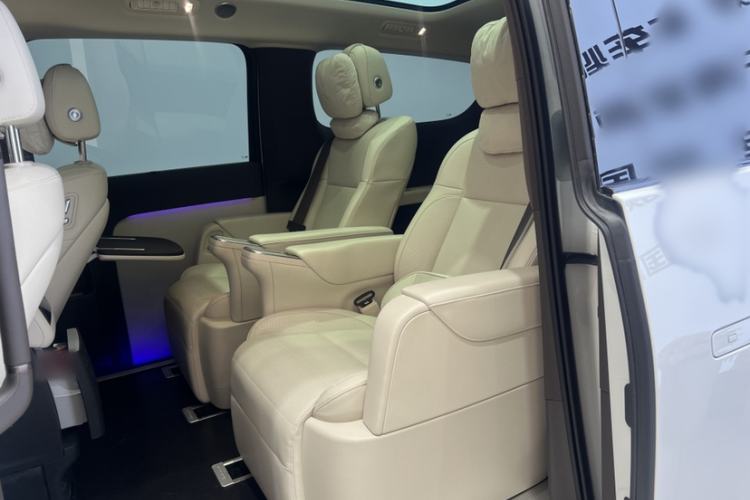 Used Li Auto MEGA 2024 Ultra Model Interior 8