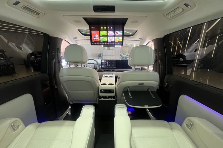 Used Li Auto MEGA 2024 Ultra Model Interior 9