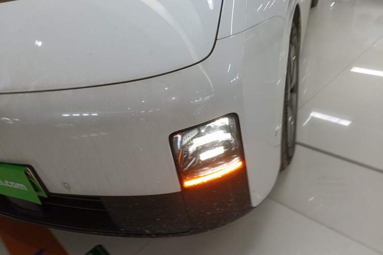 Used Li Auto MEGA 2024 Ultra Model Left Front Headlight