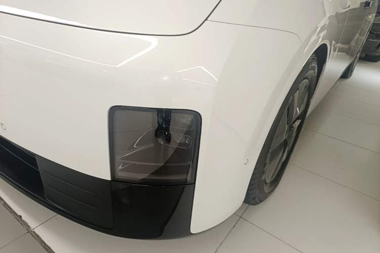 Used Li Auto MEGA 2024 Ultra Model Left Front Headlight