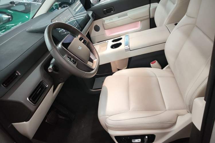 Used Li Auto MEGA 2024 Ultra Model Left Front Seat