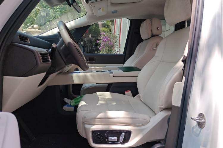 Used Li Auto MEGA 2024 Ultra Model Left Front Seat