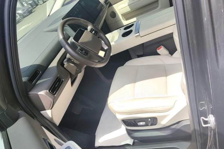 Used Li Auto MEGA 2024 Ultra Model Left Front Seat