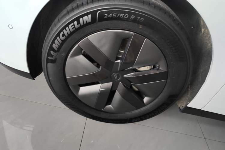 Used Li Auto MEGA 2024 Ultra Model Left Front Wheel Hub