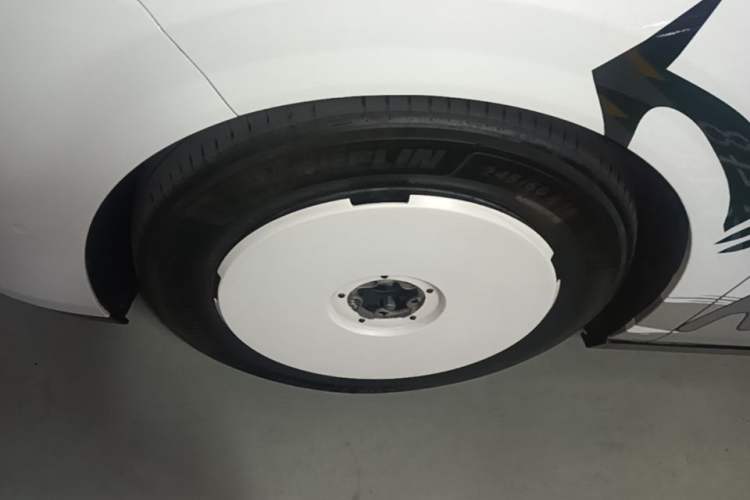 Used Li Auto MEGA 2024 Ultra Model Left Front Wheel Hub