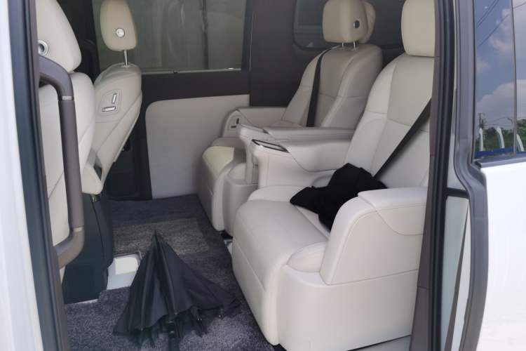 Used Li Auto MEGA 2024 Ultra Model Left Rear Seat