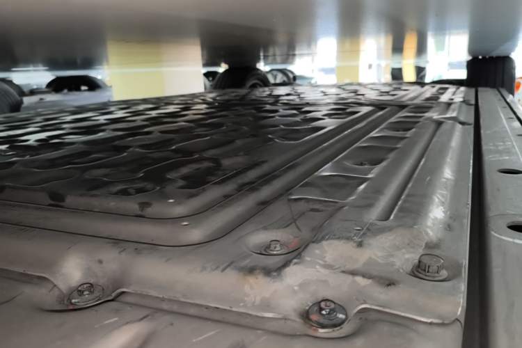 Used Li Auto MEGA 2024 Ultra Model Left Side Sill