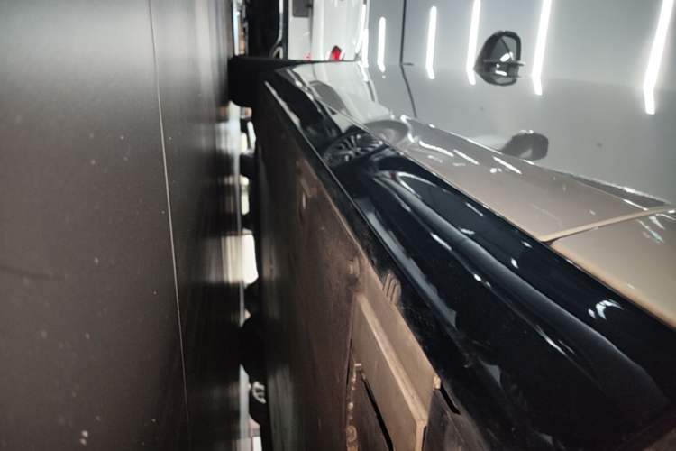 Used Li Auto MEGA 2024 Ultra Model Left Side Sill