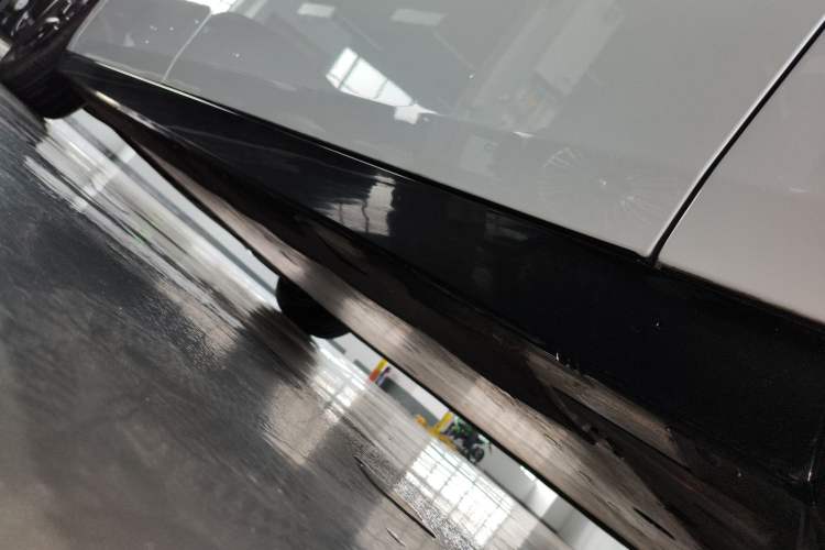 Used Li Auto MEGA 2024 Ultra Model Left Side Sill