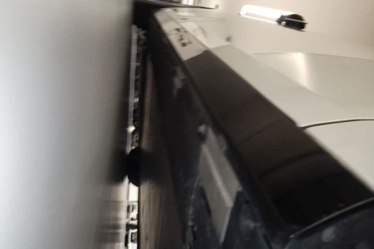Used Li Auto MEGA 2024 Ultra Model Left Side Sill