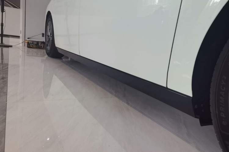 Used Li Auto MEGA 2024 Ultra Model Left Side Sill