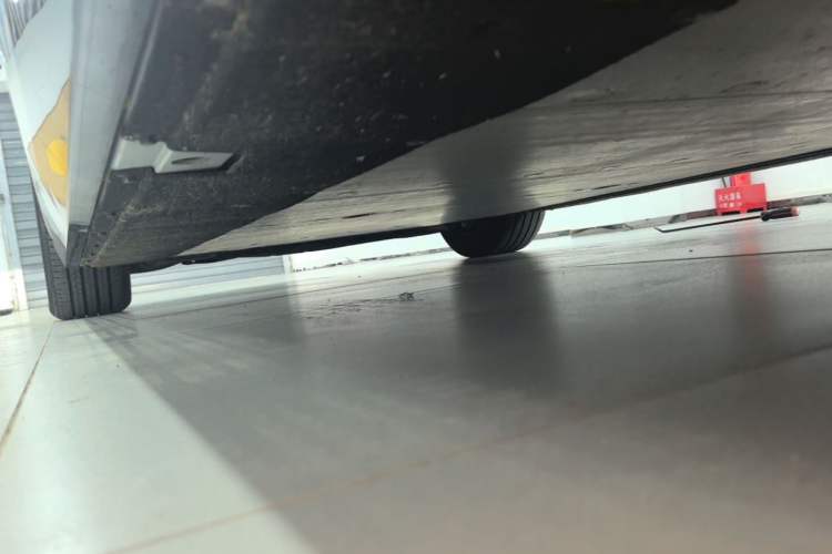 Used Li Auto MEGA 2024 Ultra Model Left Side Sill