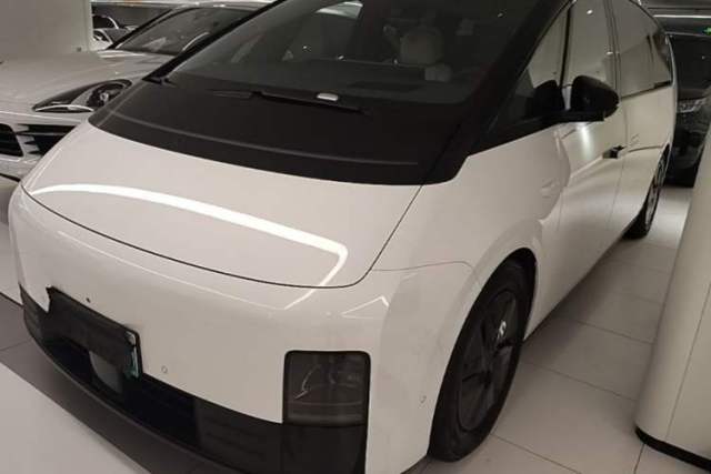 Used Li Auto MEGA 2024 Ultra Model