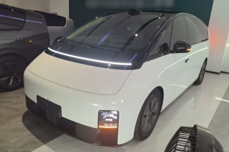 Used Li Auto MEGA 2024 Ultra Model Guazi used car, China used car export, Used car for sale, Used Li Auto cars, Cheapest cars for sale, Electric vehicle, New energy car
