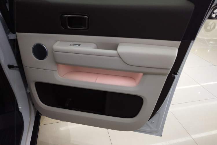 Used Li Auto MEGA 2024 Ultra Model Right Front Door Interior
