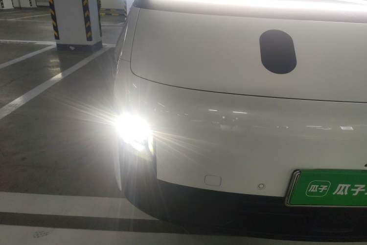Used Li Auto MEGA 2024 Ultra Model Right Front Headlight