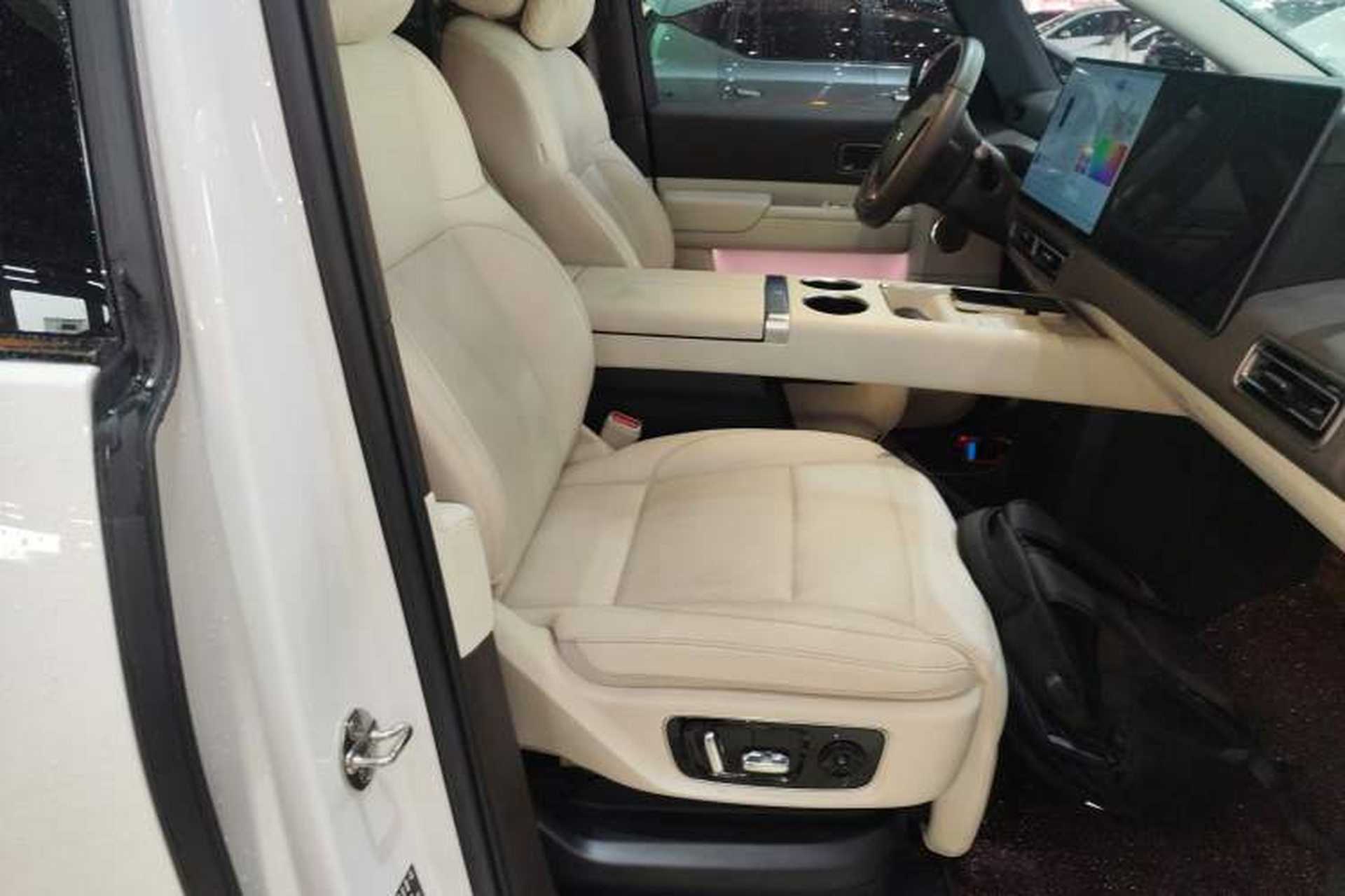 Used Li Auto MEGA 2024 Ultra Model Right Front Seat