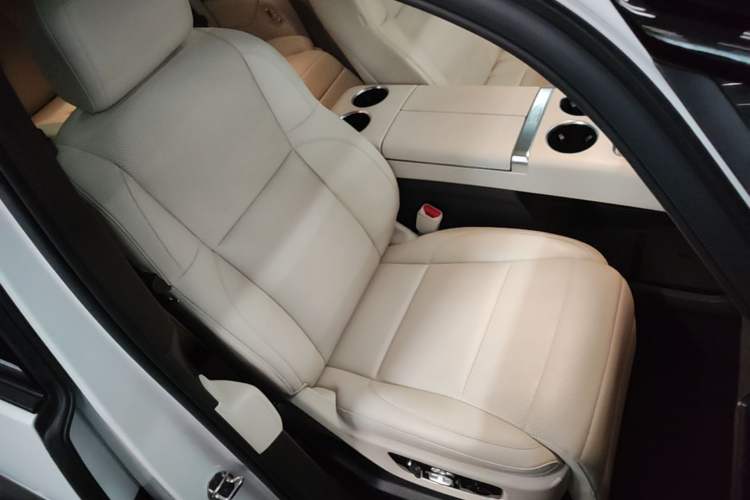 Used Li Auto MEGA 2024 Ultra Model Right Front Seat
