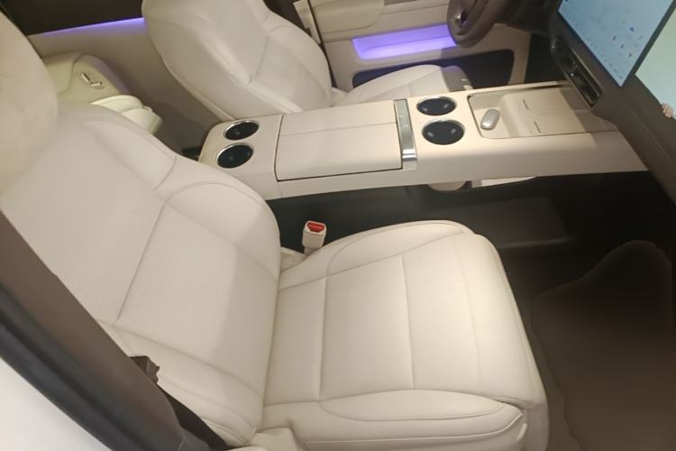 Used Li Auto MEGA 2024 Ultra Model Right Front Seat