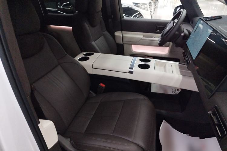 Used Li Auto MEGA 2024 Ultra Model Right Front Seat