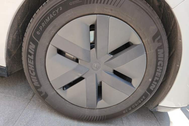 Used Li Auto MEGA 2024 Ultra Model Right Front Wheel Hub
