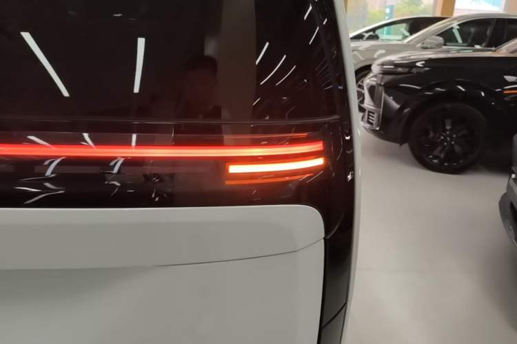 Used Li Auto MEGA 2024 Ultra Model Right Rear Taillight