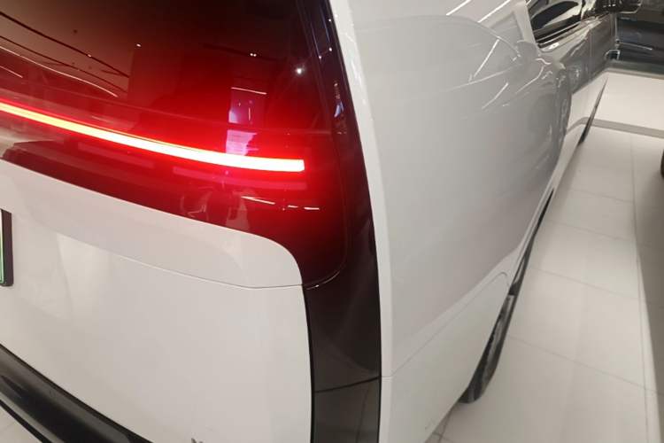 Used Li Auto MEGA 2024 Ultra Model Right Rear Taillight