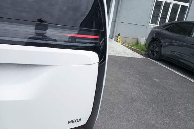 Used Li Auto MEGA 2024 Ultra Model Right Rear Taillight
