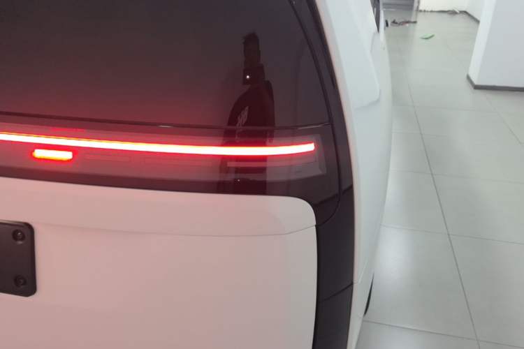 Used Li Auto MEGA 2024 Ultra Model Right Rear Taillight