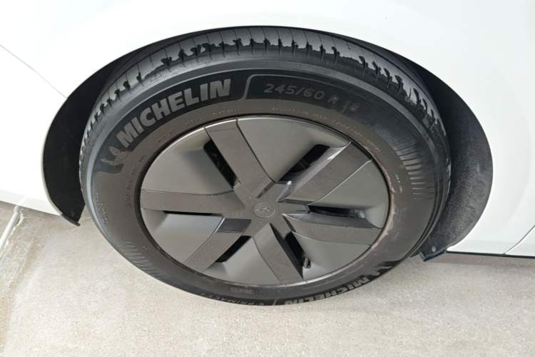 Used Li Auto MEGA 2024 Ultra Model Right Rear Wheel Hub