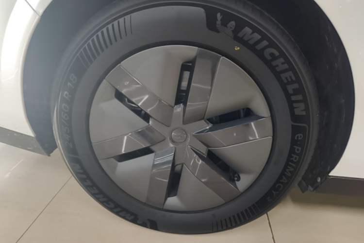 Used Li Auto MEGA 2024 Ultra Model Right Rear Wheel Hub