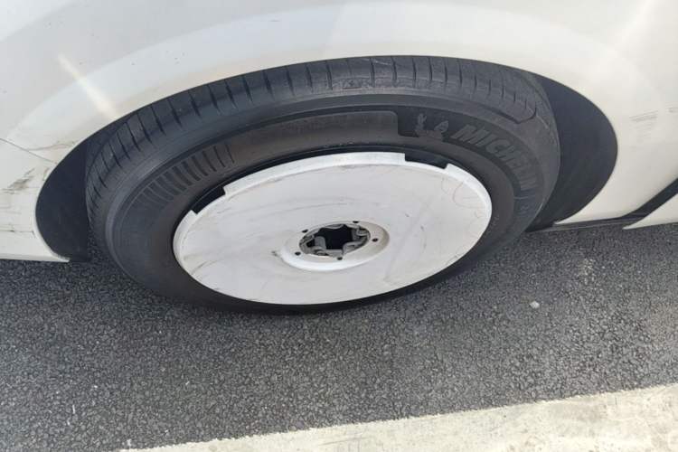 Used Li Auto MEGA 2024 Ultra Model Right Rear Wheel Hub
