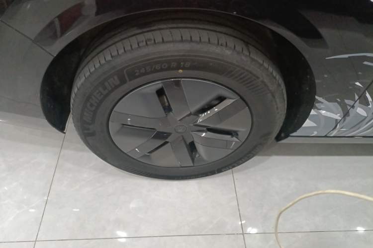 Used Li Auto MEGA 2024 Ultra Model Right Rear Wheel Hub
