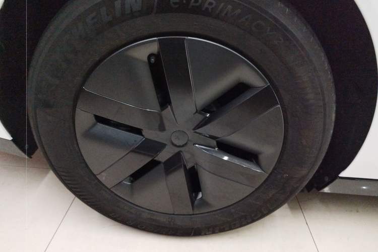 Used Li Auto MEGA 2024 Ultra Model Right Rear Wheel Hub