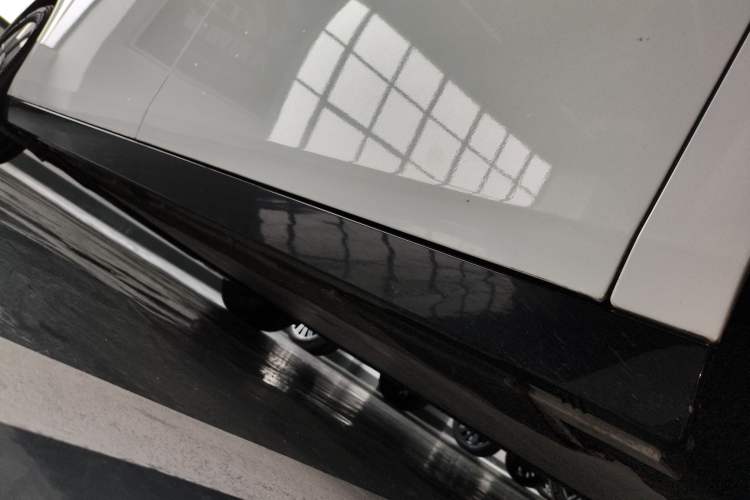 Used Li Auto MEGA 2024 Ultra Model Right Side Sill