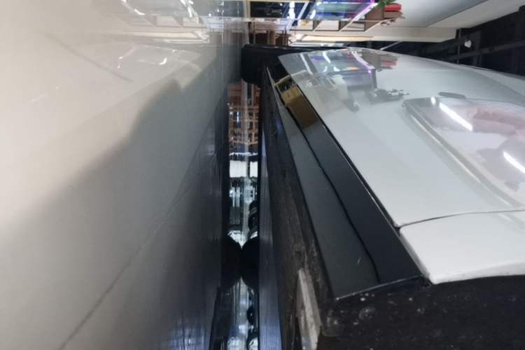 Used Li Auto MEGA 2024 Ultra Model Right Side Sill