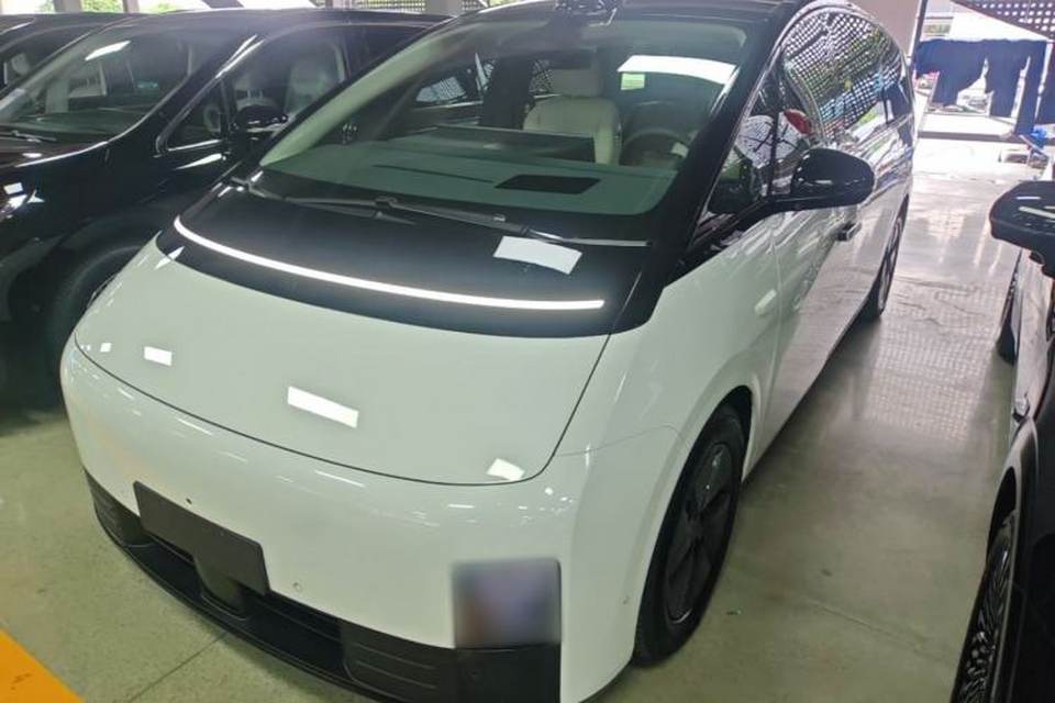 Li Auto MEGA 2024