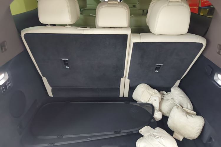 Used Li Auto MEGA 2024 Ultra Model Trunk