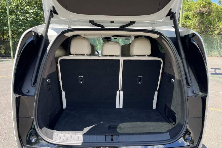 Used Li Auto MEGA 2024 Ultra Model Trunk