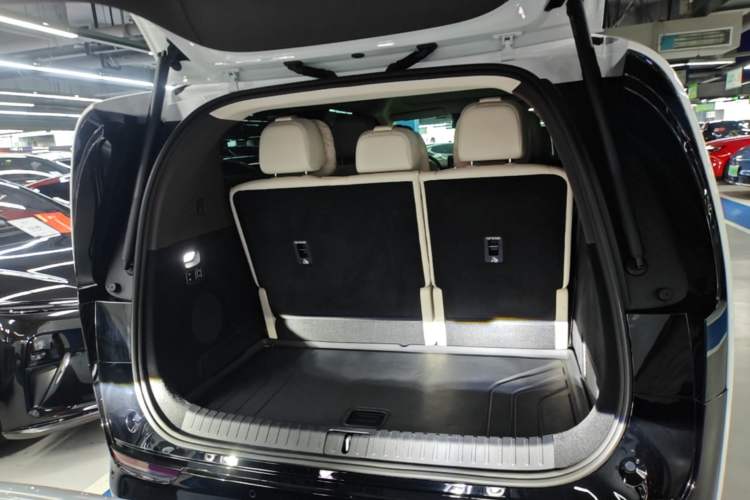 Used Li Auto MEGA 2024 Ultra Model Trunk
