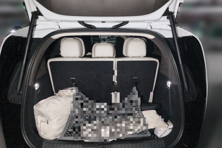 Used Li Auto MEGA 2024 Ultra Model Trunk
