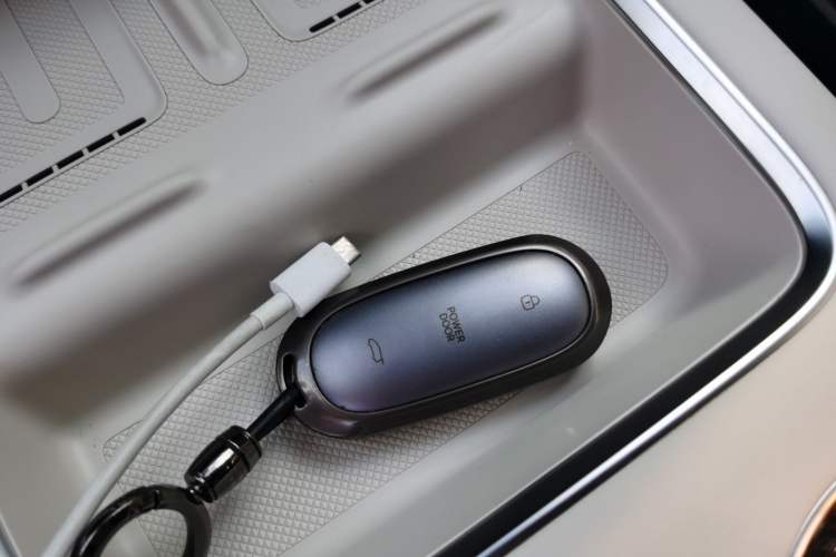 Used Li Auto MEGA 2024 Ultra Model Vehicle Key