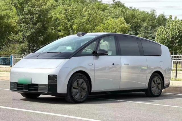 Used Li Auto MEGA 2024 Ultra Model