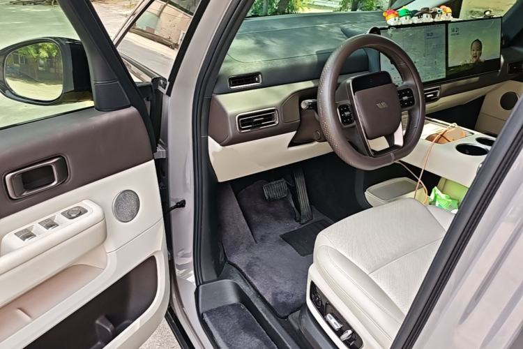 Used Li Auto MEGA 2024 Ultra Model Driver Seat
