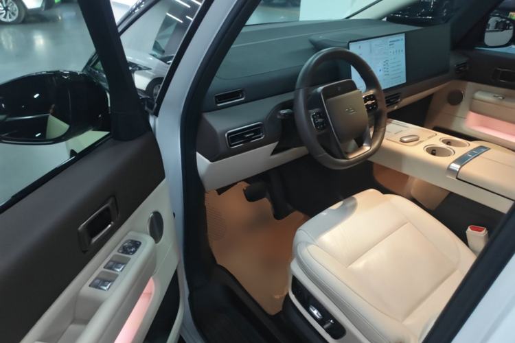 Used Li Auto MEGA 2024 Ultra Model Driver Seat